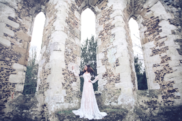 rk and Delicate Gothic Bridal Inspiration | Rock My Wedding | photo by Sanshine Photography | www.sanshinephotography.com | Hertfordshire and London Fine Art Wedding Photographer 